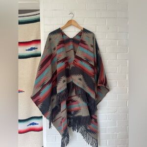 Southwestern Patterned Poncho with Fringe Free Size Stunning NWOT Soft Acrylic